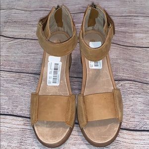 NWOB Sorel Brown Platform Sandals